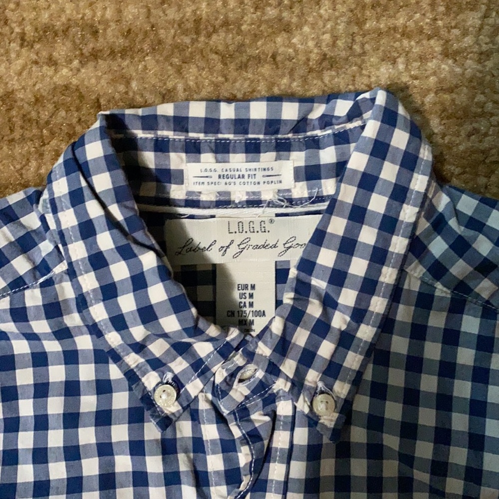 Long Sleeve Button Down Shirt With Basic Pattern! - image 2